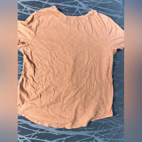 Old  Navy- Womans T-Shirt - Picture 2 of 9